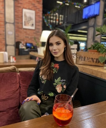 😘 Живу в Москве, где наша встреча будет полна страсти и наслаждения. 💋 У меня широкий спектр услуг, готовых удовлетворить твои самые сокровенные желания. 🌟 От классического секса до ролевых игр - мы сможем попробовать все, что пожелаешь. 💦 У меня есть множество положительных отзывов, которые подтверждают мою профессиональность. 🌹 Ты сможешь увидеть мои фото, чтобы убедиться в моей красоте и сексуальности. 📸 Не упусти возможность окунуться в мир наслаждения со мной! Пиши, и наши встречи будут незабываемыми. 🔥💫 Аля